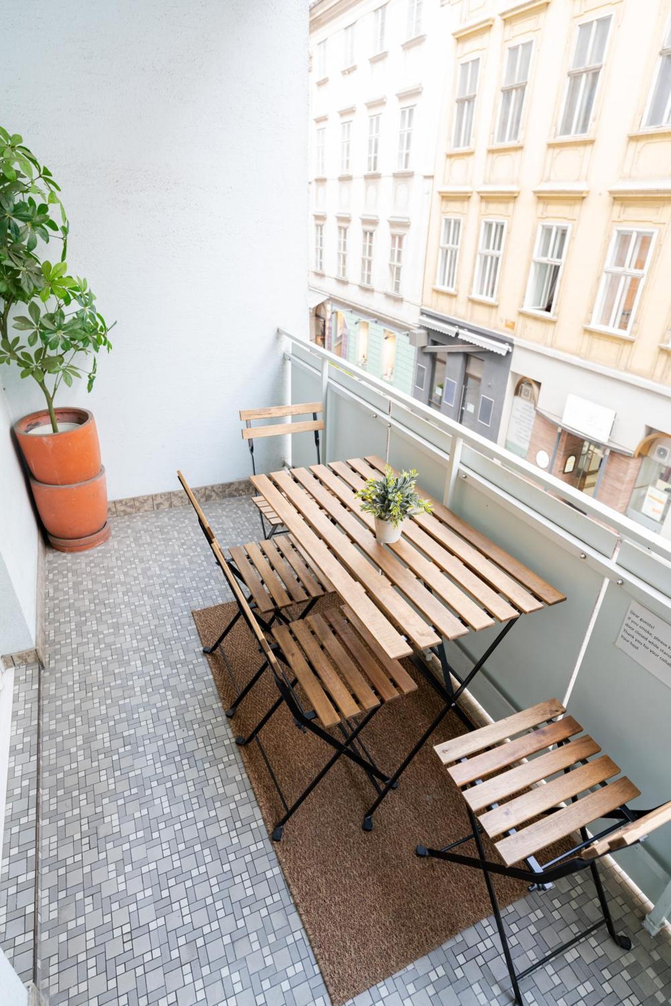 Central Living Apartment Opera Vienna Esterno foto