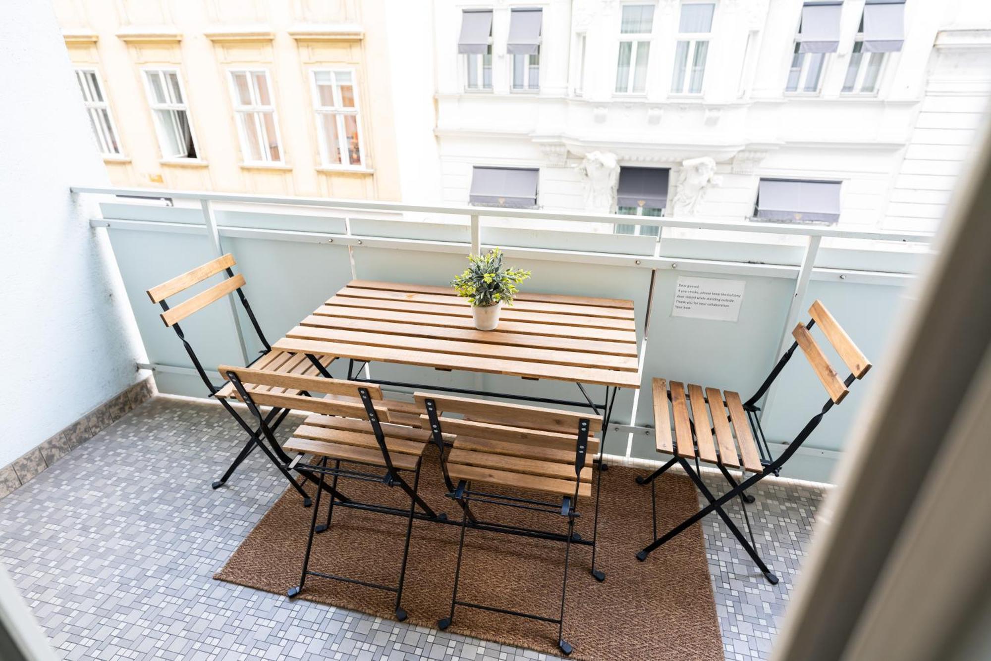 Central Living Apartment Opera Vienna Esterno foto